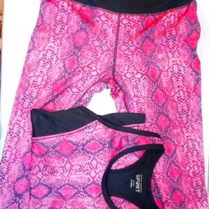 Woman's Athletic Set Size Medium Leggings and Tank